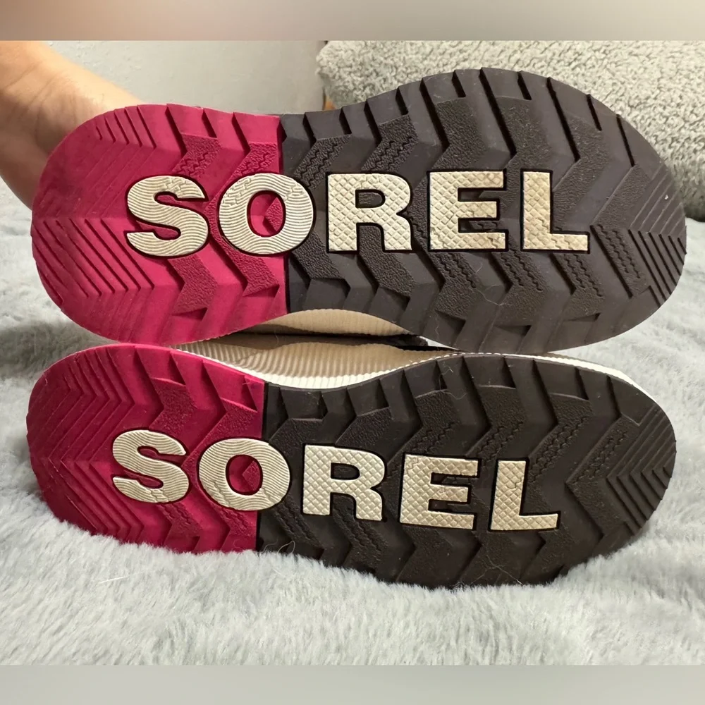 Sorel Waterproof Suede Ankle Boots in Gray with Pink Laces Size 2